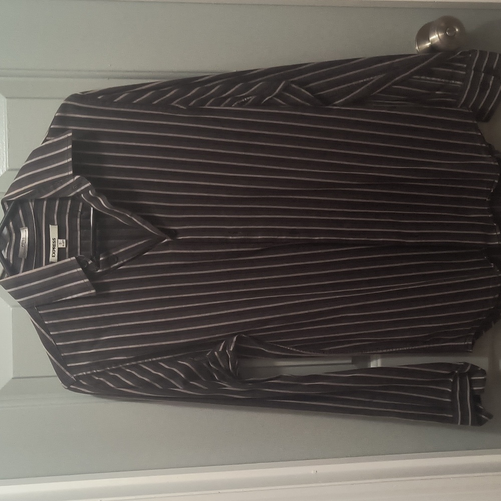 Express Men’s Striped Stretch Cotton Fitted Button Down Shirt